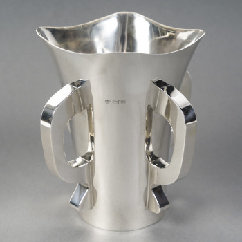 Goldsmith G & S. Ltd - MODERNIST SOLID SILVER VASE LONDON 1916