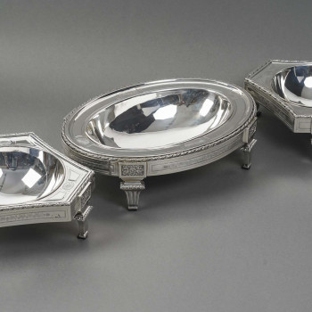 BOIN TABURET – THREE-PART TABLE CENTERPIECE SOLID SILVER LATE 19TH CENTURY