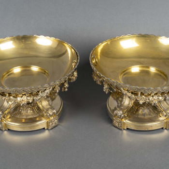 Bointaburet – Pair of silver-gilt cups - 19th century