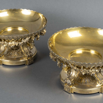 Bointaburet – Pair of silver-gilt cups - 19th century