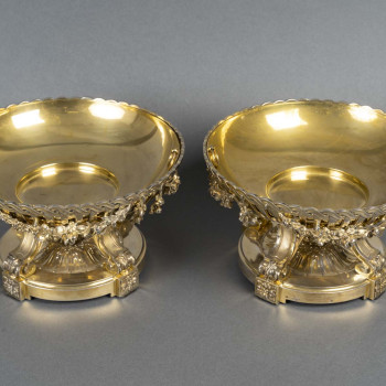 Bointaburet – Pair of silver-gilt cups - 19th century