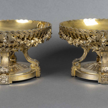 Bointaburet – Pair of silver-gilt cups - 19th century