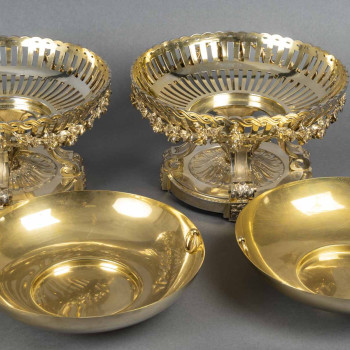 Bointaburet – Pair of silver-gilt cups - 19th century