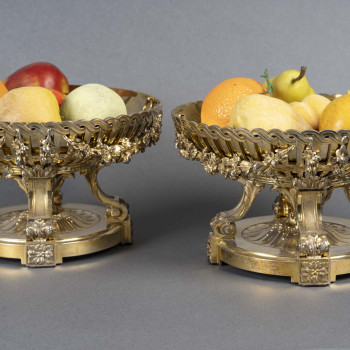 Bointaburet – Pair of silver-gilt cups - 19th century