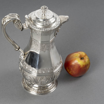 CARDEILHAC AMELIE (1904/1920) – Covered jug in solid silver, early 20th century