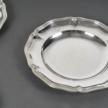 12 assiettes en argent massif XXè CARDEILHAC-