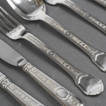 Solid silver cutlery set 187 pieces “Versailles” model by TETARD Frères.