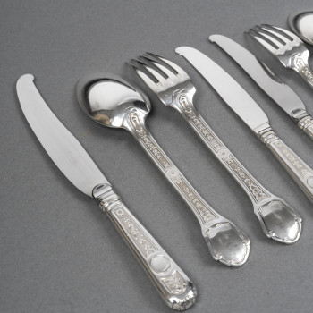 Solid silver cutlery set 187 pieces “Versailles” model by TETARD Frères.