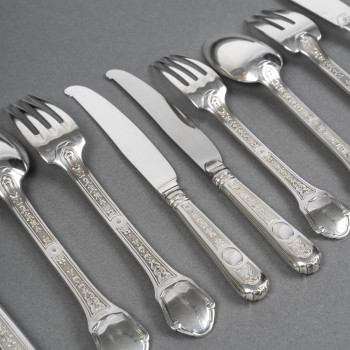 Solid silver cutlery set 187 pieces “Versailles” model by TETARD Frères.