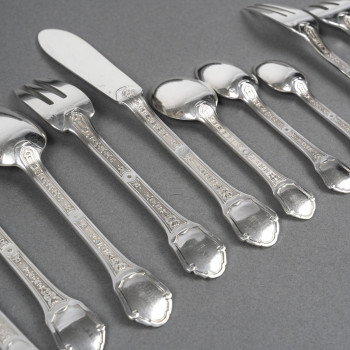 Solid silver cutlery set 187 pieces “Versailles” model by TETARD Frères.