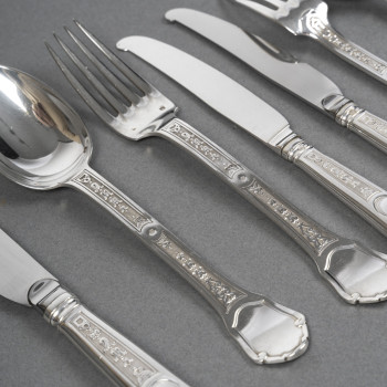 Solid silver cutlery set 187 pieces “Versailles” model by TETARD Frères.