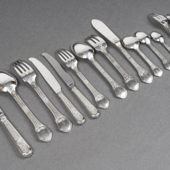 Solid silver cutlery set 187 pieces “Versailles” model by TETARD Frères.