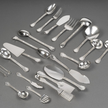 Solid silver cutlery set 187 pieces “Versailles” model by TETARD Frères.