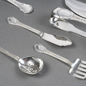 Solid silver cutlery set 187 pieces “Versailles” model by TETARD Frères.