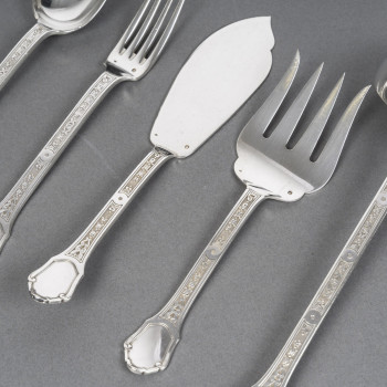 Solid silver cutlery set 187 pieces “Versailles” model by TETARD Frères.