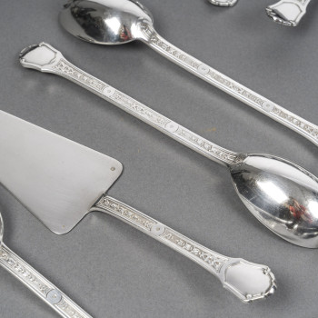 Solid silver cutlery set 187 pieces “Versailles” model by TETARD Frères.