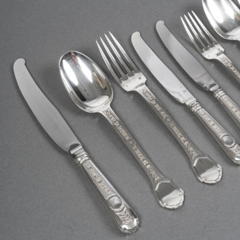 Solid silver cutlery set 187 pieces “Versailles” model by TETARD Frères.