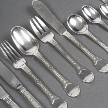 Solid silver cutlery set 187 pieces “Versailles” model by TETARD Frères.