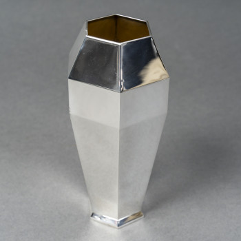 OLIER & CARON  Vase en argent massif Epoque ART DECO 1930